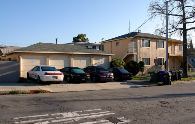 529 E Queen St in Inglewood, CA - Building Photo - Building Photo