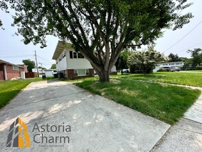 3405 Seven Mile Ln in Pikesville, MD - Building Photo - Building Photo