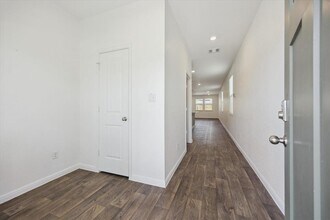 220 Tributary Way in Bastrop, TX - Building Photo - Building Photo