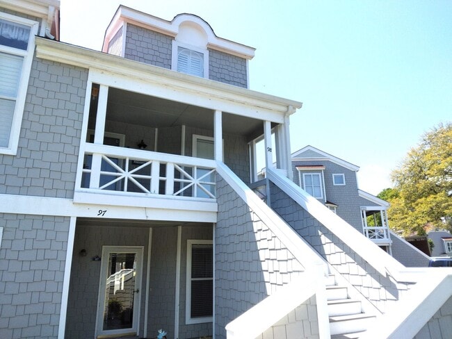 property at 1495 S Mariners Pointe