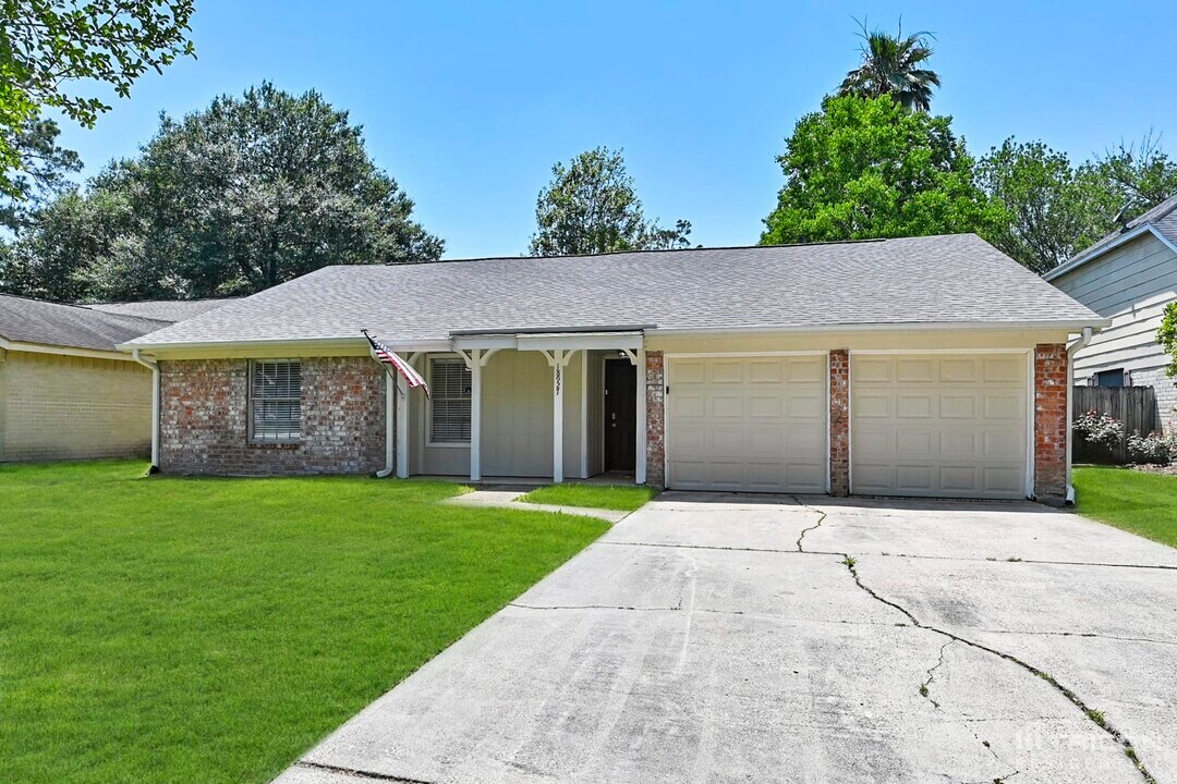 18927 Jodywood Dr in Humble, TX - Building Photo