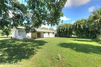 950 Landsdowne Dr in Sebastian, FL - Building Photo - Building Photo
