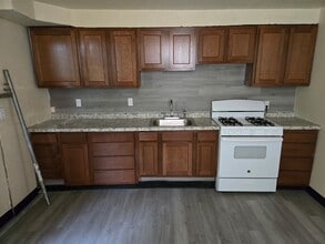 9 Mitchell St, Unit Bottom in Pittsburgh, PA - Foto de edificio - Building Photo