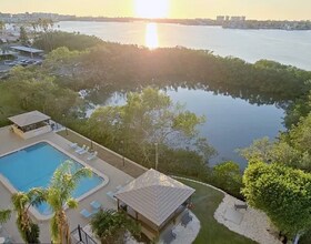 7050 Sunset Dr S, Unit 807 in South Pasadena, FL - Building Photo - Building Photo