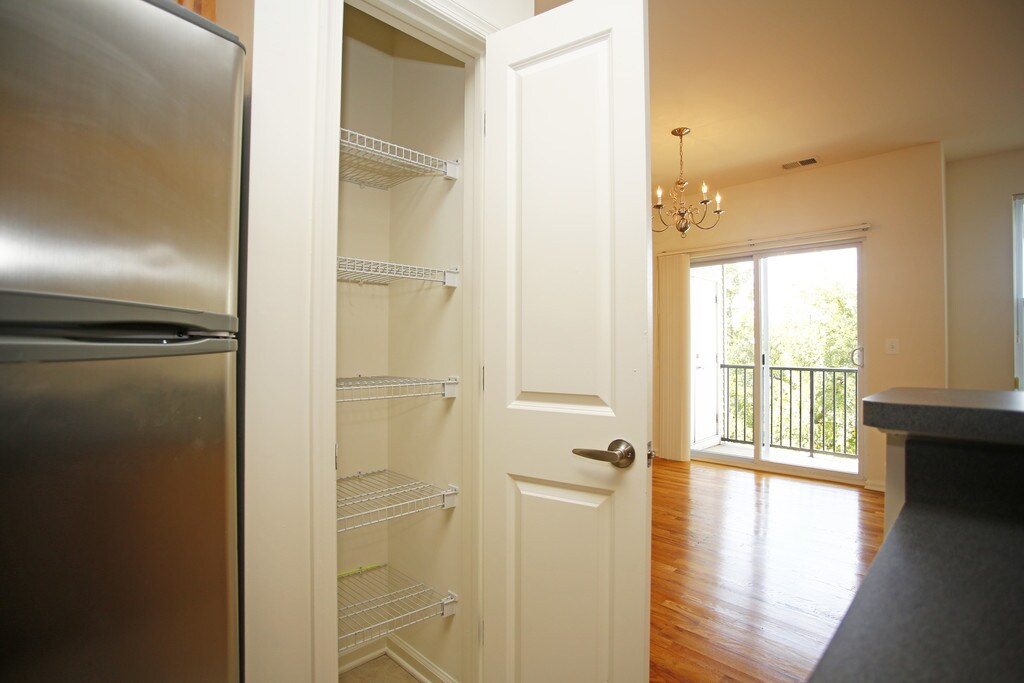 Camelot at Federal Hill Apartments in Perth Amboy, NJ