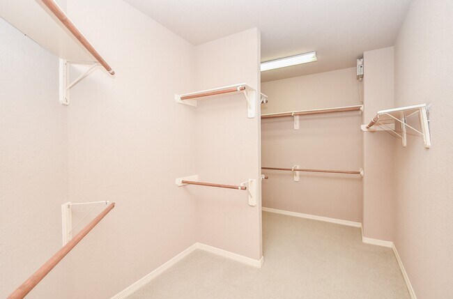 3202 Holly Meadow Dr