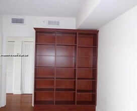 2360 E Preserve Way in Miramar, FL - Foto de edificio - Building Photo