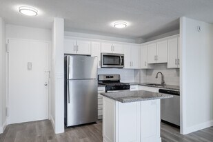 Excel on the Hudson in West New York, NJ - Building Photo