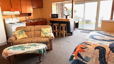 12590 Seabeck Hwy NW in Seabeck, WA - Foto de edificio - Building Photo