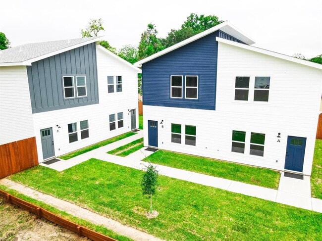 2413 Glen Ln in Houston, TX - Building Photo - Building Photo