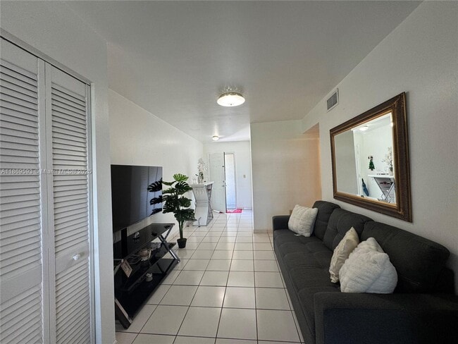 20 NW 87th Ave in Miami, FL - Building Photo - Building Photo