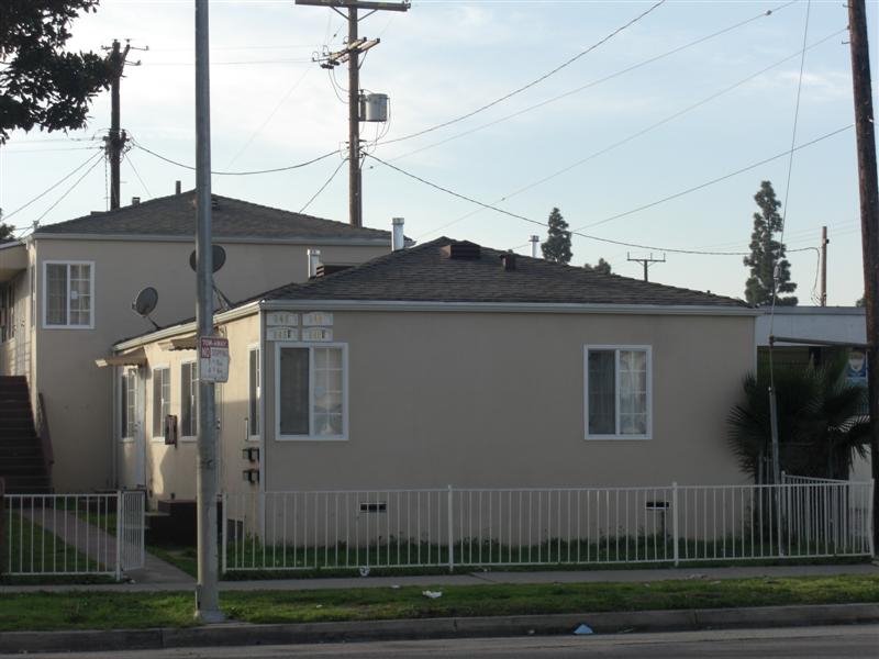 846 W Century Blvd in Los Angeles, CA - Building Photo