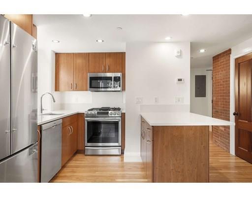 165 Winthrop Rd in Brookline, MA - Building Photo