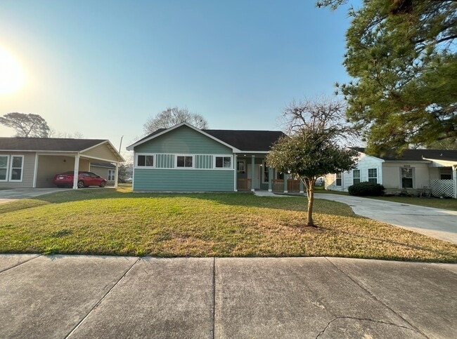 property at 5030 Marietta Ln