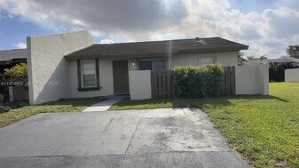 12240 SW 114th Terrace in Miami, FL - Building Photo