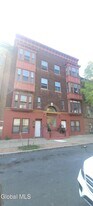 9 St Joseph's Terrace in Albany, NY - Building Photo