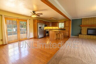 4880 E Tomahawk Dr in Flagstaff, AZ - Building Photo - Building Photo