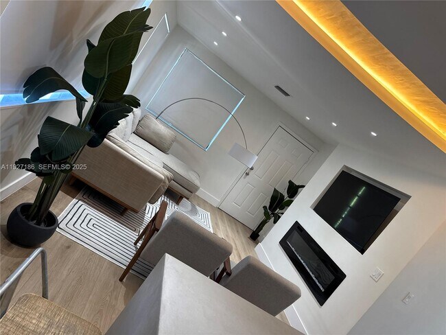 1716 SW 11th St in Miami, FL - Building Photo - Building Photo