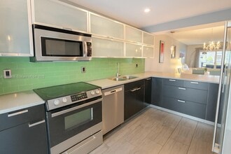 3050 NE 16th Ave in Oakland Park, FL - Building Photo - Building Photo