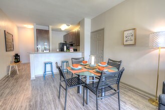 Reserve San Antonio in San Antonio, TX - Building Photo - Building Photo