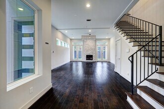 609 W Pierce St in Houston, TX - Building Photo - Building Photo