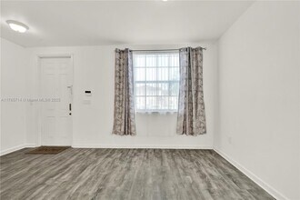 1570 NE 33rd Rd in Homestead, FL - Building Photo - Building Photo
