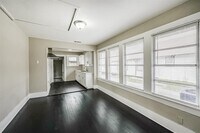 2616 Oakcliff St photo'