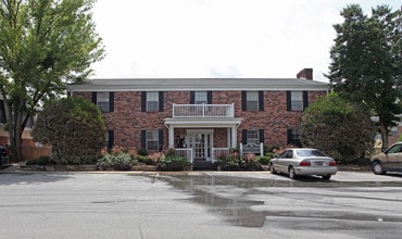 Willow Creek Apartments in Columbia, SC - Building Photo - Building Photo
