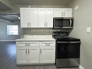 5737 Carnation Rd in Jacksonville, FL - Building Photo - Building Photo