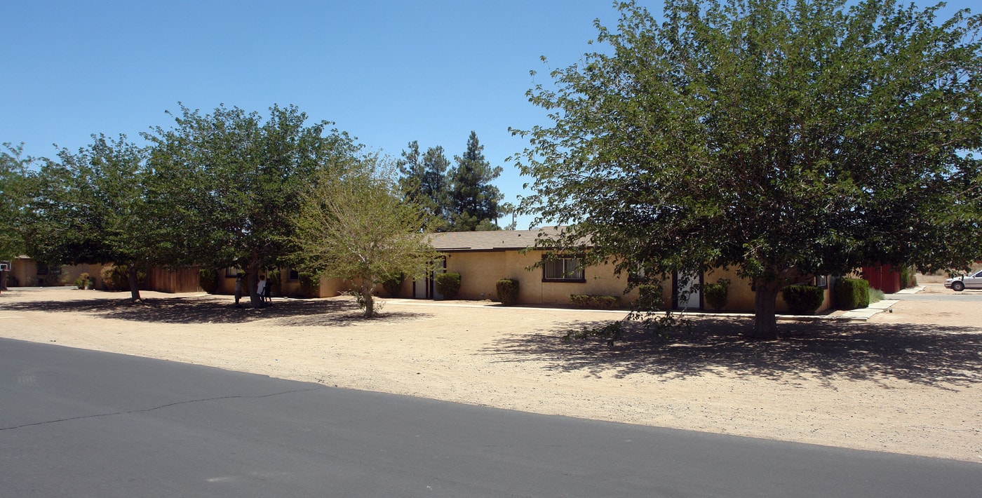 15799 Sago Rd in Apple Valley, CA - Building Photo