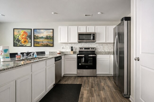 43 L Gurley Ln in Dallas, GA - Foto de edificio - Building Photo