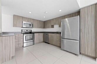 910 West Ave in Miami Beach, FL - Foto de edificio - Building Photo
