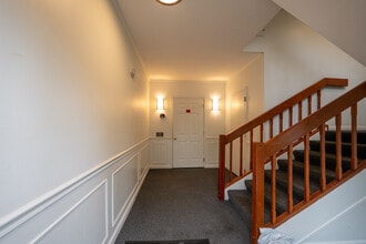 5 Bernards Rd, Unit 5 in Merrimack, NH - Building Photo - Building Photo