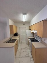 10330 Fox Trail Rd S in Royal Palm Beach, FL - Building Photo - Building Photo