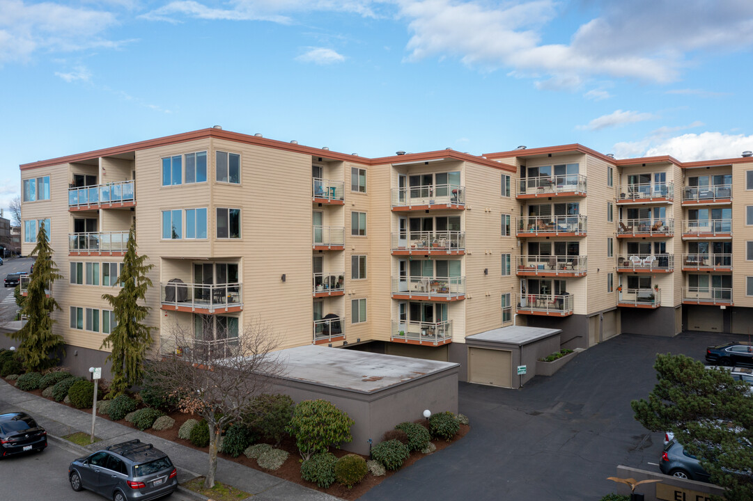 El Capitan in Edmonds, WA - Foto de edificio