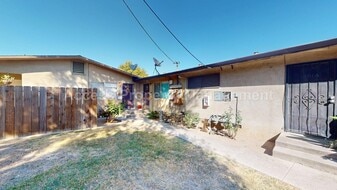 201 E Fairmont Ave, Unit A in Modesto, CA - Building Photo