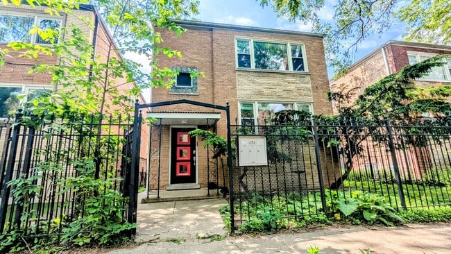 property at 2115 W Granville Ave