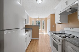 7253 Crestside Dr in Austell, GA - Building Photo - Building Photo