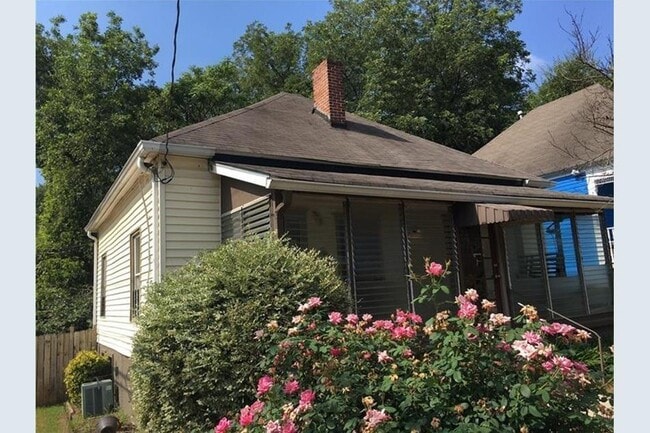 property at 1075 Manigault St SE