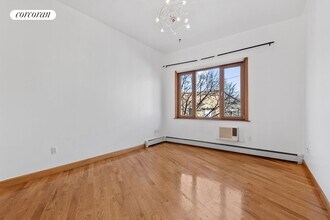 60-48 56th St in Queens, NY - Building Photo - Building Photo