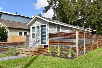 321 E 35th St in Houston, TX - Building Photo - Building Photo