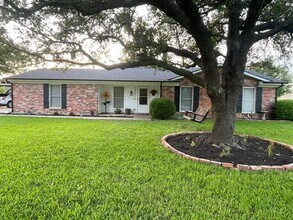 10605 Shannon Valley Dr in Crowley, TX - Building Photo - Building Photo