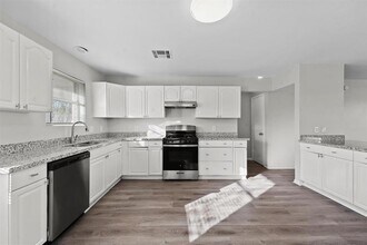 455 Longstreet Rd in New Waverly, TX - Building Photo - Building Photo