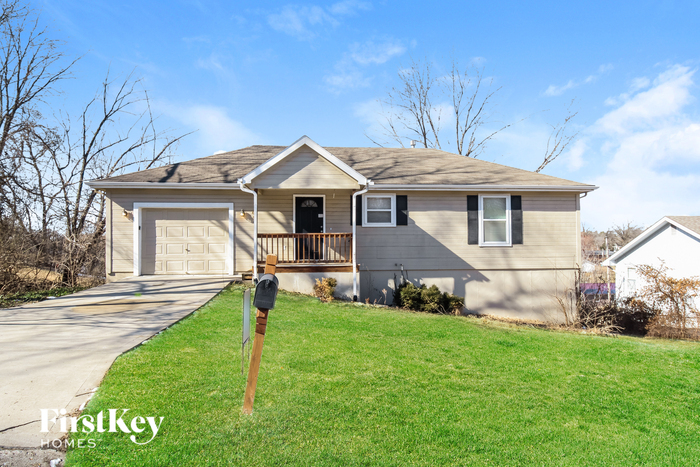 410 N Titus Ave in Excelsior Springs, MO - Building Photo