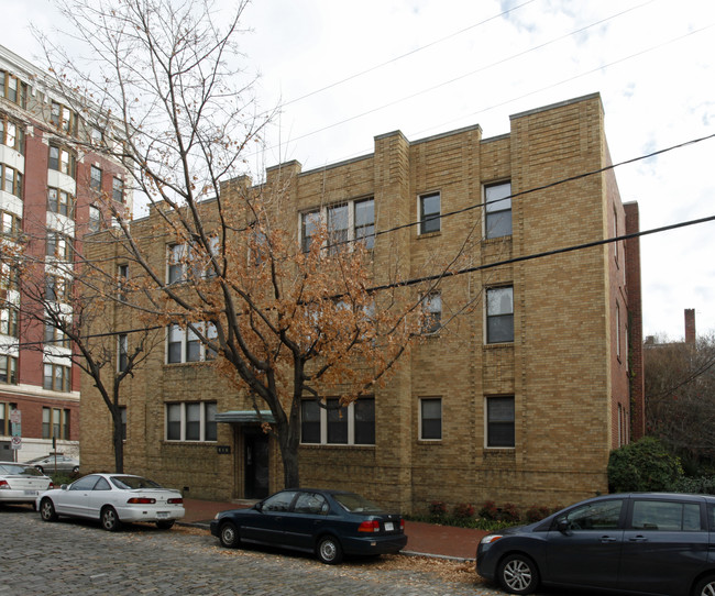 Rosemyr Apartments in Norfolk, VA - Building Photo - Building Photo