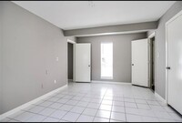 14319 Henry Rd photo'