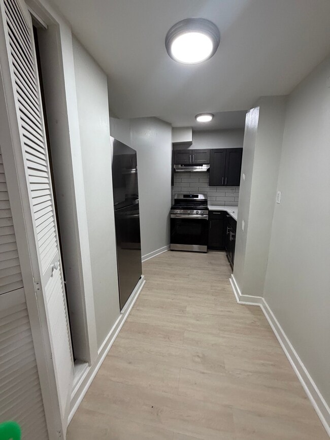 131 S Harrison St, Unit B2