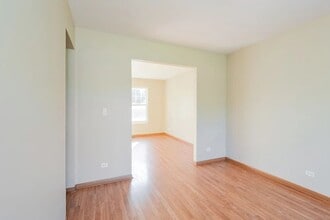 308 Hill Ave in North Aurora, IL - Building Photo - Building Photo