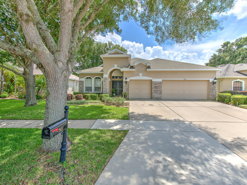 2611 Bonterra Blvd in Valrico, FL - Foto de edificio