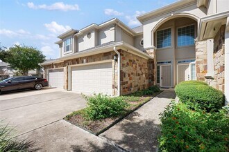 1101 E Parmer Ln in Austin, TX - Building Photo - Building Photo